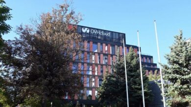 Budynek, w którym znajduje się hotel.